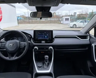 Toyota Rav4 2023 的 Hybrid 2.5L 发动机，在 在库塔伊西 出租。