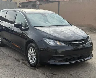 Najem avtomobila Chrysler Voyager #15482 z menjalnikom Samodejno v v Erevanu, opremljen z motorjem 3,6L ➤ Od Rafik v v Armeniji.