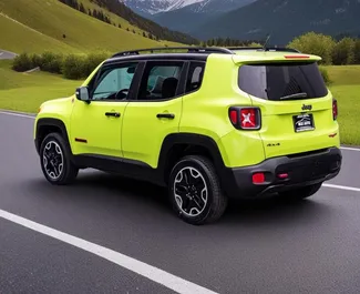 Predný pohľad na prenajaté auto Jeep Renegade v v Tbilisi, Georgia ✓ Auto č. 15473. ✓ Prevodovka Automatické TM ✓ Hodnotenia 0.