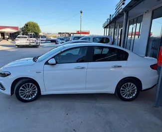 Autóbérlés Fiat Egea #15562 Kézi az antalyai repülőtéren, 1,4L motorral felszerelve ➤ Çağatay-től Törökországban.