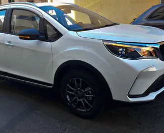Vista frontal de un Geely GX3 pro de alquiler en Marrakech, Marruecos ✓ Coche n.º 15411. ✓ Manual TM ✓ 0 opiniones.