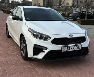 2.0L 엔진이 장착된 예레반 공항의 Kia Forte #15857 자동 차량 대여 ➤ Nairi 아르메니아에서에서 제공.