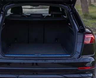 Двигатель Дизель 3,0 л. – Арендуйте Audi SQ8 в Бечичи.