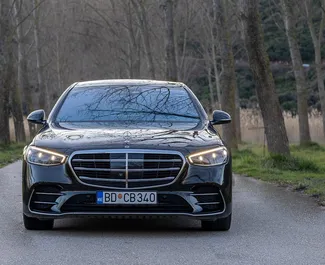 Priekinė automobilio, kurį nuomojate Mercedes-Benz S500 Becicici, Juodkalnija vaizdas ✓ Automobilis #15905. ✓ Pavarų dėžė Automatinis TM ✓ Atsiliepimai 0.