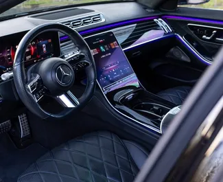 Mercedes-Benz S500 2024 galimas nuomai Becicici, su neribotas kilometrų apribojimu.