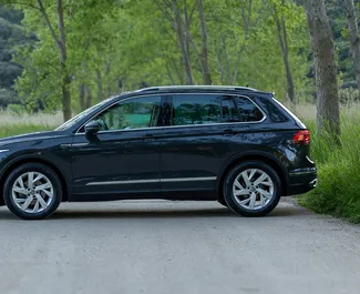 Volkswagen Tiguan 2023 automobilio nuoma Juodkalnijoje, savybės ✓ Dyzelinas degalai ir 190 arklio galios ➤ Nuo 60 EUR per dieną.