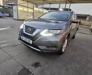 Benzinas 2,5L variklis Nissan Rogue 2018 nuomai Tbilisyje.