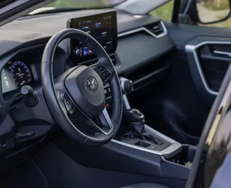 Toyota Rav4 2025 для аренды в Бечичи. Лимит пробега не ограничен.