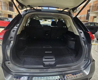 Priekinė automobilio, kurį nuomojate Nissan Rogue Tbilisyje, Gruzija vaizdas ✓ Automobilis #15715. ✓ Pavarų dėžė Automatinis TM ✓ Atsiliepimai 0.