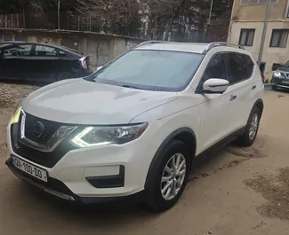 2.5L 엔진이 장착된 트빌리시에서의 Nissan Rogue #15716 자동 차량 대여 ➤ 타마리 조지아에서에서 제공.