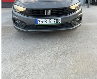 租赁 Fiat Egea 的正面视图，在安塔利亚机场, 土耳其 ✓ 汽车编号 #15661。✓ Manual 变速箱 ✓ 0 评论。