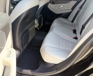 Mercedes-Benz C-Class 2017 для аренды в Тбилиси. Лимит пробега не ограничен.