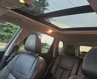 Kiralık bir Nissan Rogue Tiflis'te, Gürcistan ön görünümü ✓ Araç #15713. ✓ Otomatik TM ✓ 0 yorumlar.