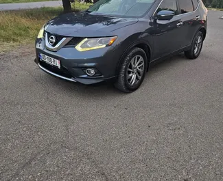 Nissan Rogue kiralama. Konfor, Crossover Türünde Araç Kiralama Gürcistan'da ✓ Depozitosuz ✓ TPL, FDW, Yolcular, Hırsızlık, Genç sigorta seçenekleri.