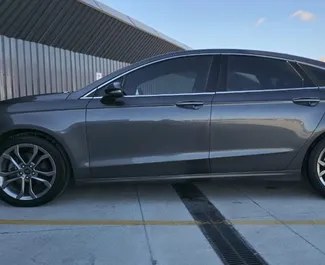租赁 Ford Fusion Sedan 的正面视图，在第比利斯, 格鲁吉亚 ✓ 汽车编号 #15700。✓ Automatic 变速箱 ✓ 0 评论。
