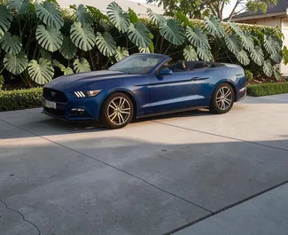 A bérelt Ford Mustang Cabrio előnézete Batumiban, Georgia ✓ Autó #15729. ✓ Automatikus TM ✓ 0 értékelések.