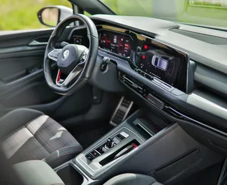 Volkswagen Golf 8 2023 galimas nuomai Becicici, su neribotas kilometrų apribojimu.