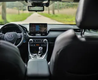 تأجير سيارة Toyota Rav4 رقم 12167 بناقل حركة أوتوماتيكي في في بيسيتشي، مجهزة بمحرك 2,5 لتر ➤ من إيفان في في الجبل الأسود.