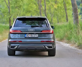 محرك الديزل بسعة 3,0 لتر لسيارة Audi Q7 2021 للإيجار في في بيسيتشي.