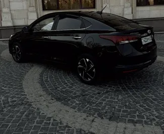 Bensin 1,6L motor i Hyundai Accent 2021 för uthyrning i Almaty.