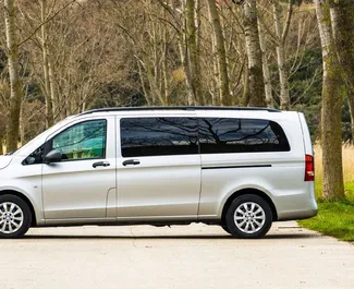 Mercedes-Benz Vito Tourer Pro 2019 na voljo za najem v v mestu Becici, z omejitvijo prevoženih kilometrov neomejeno.