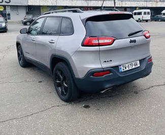Jeep Cherokee - автомобіль категорії Комфорт, Позашляховик, Кросовер напрокат в Грузії ✓ Без депозиту ✓ Страхування: ОСЦПВ, ПСВУПЗ, ПСВУ, Від крадіжки, Молодий.