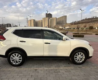 아르메니아에서에서 대여하는 Nissan Rogue 2018 차량, 특징: ✓Petrol 연료 및 170마력 ➤ 하루 50 USD부터 시작.