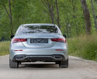 Mercedes-Benz E250 noma. Premium automašīna nomai Melnkalnē ✓ Depozīts 1000 EUR ✓ Apdrošināšanas iespējas: TPL, Ārvalstīs.