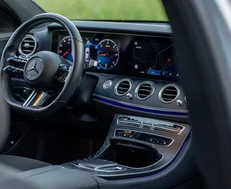 Mercedes-Benz E250 2024 pieejams noma Becicici, ar neierobežots kilometru limitu.