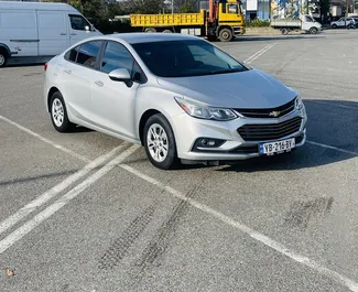 Chevrolet Cruze 2019 automobilio nuoma Gruzijoje, savybės ✓ Benzinas degalai ir 153 arklio galios ➤ Nuo 75 GEL per dieną.