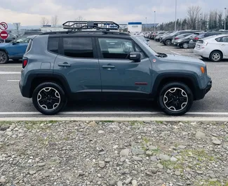 Pronájem Jeep Renegade. Auto typu Ekonomická, Komfort, Crossover k pronájmu v Gruzii ✓ Bez zálohy ✓ Možnosti pojištění: TPL, SCDW, FDW, Krádež, Young.