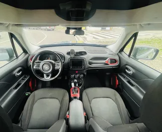 Jeep Renegade 2017 s pohonem Pohon všech kol, dostupné v Kutaisi.