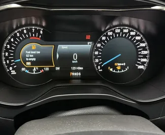 Ford Mondeo interjers nomai Gruzijā. Lieliska 4 sēdvietu mašīna ar Automātiskais pārnesumu kārbu.