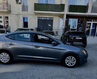 Hyundai Elantra 2019 disponible para alquilar en Tiflis, con límite de millaje de ilimitado.
