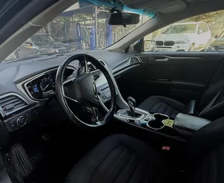 Двигатель Бензин 2,5 л. – Арендуйте Ford Fusion Sedan в Тбилиси.