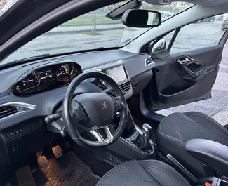 Motor Benzín 1,2L Peugeot 208 2017 na prenájom v v Solúne.