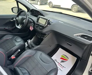 Peugeot 208 2017 with Front drive system, available in Thessaloniki.
