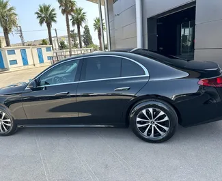 튀니스에서에서 대여 가능한 Petrol L 엔진의 Mercedes-Benz E-Class 2024.