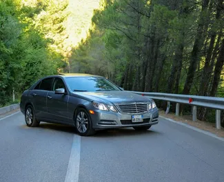 A bérelt Mercedes-Benz E-Class előnézete Tiranában, Albánia ✓ Autó #9979. ✓ Automatikus TM ✓ 0 értékelések.