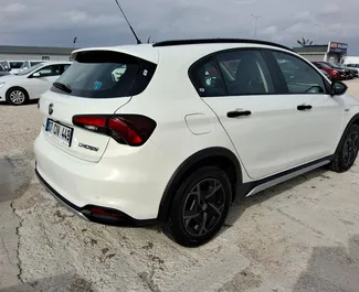 Pronájem Fiat Egea Cross. Auto typu Ekonomická, Komfort, Crossover k pronájmu v Turecku ✓ Vklad 500 USD ✓ Možnosti pojištění: TPL, CDW, FDW, Krádež.