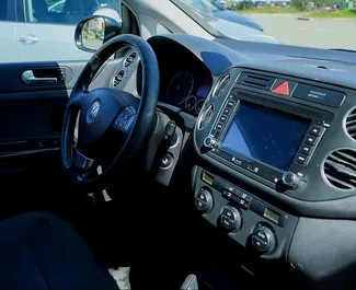 Volkswagen Golf Plus 2007 araç kiralama Arnavutluk'ta, ✓ Dizel yakıt ve 104 beygir gücü özellikleriyle ➤ Günde başlayan fiyatlarla 23 EUR.