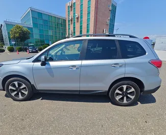 Interiér Subaru Forester na prenájom v v Gruzínsku. Skvelé auto so sedadlami pre 5 osôb s prevodovkou Automatické.