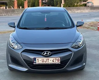 ティラナにて、アルバニアにてでのHyundai i30 #15726 自動カーレンタル、1.6Lエンジン搭載 ➤ エルジェットから。