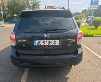 Subaru Forester interjöör rentimiseks Gruusias. Suurepärane 5-kohaline auto Automaatne käigukastiga.
