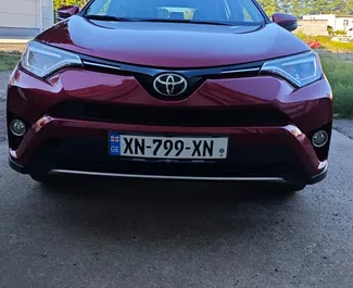 A bérelt Toyota Rav4 előnézete a Kutaiszi repülőtéren, Georgia ✓ Autó #15643. ✓ Automatikus TM ✓ 0 értékelések.