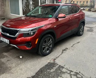 تأجير سيارة Kia Seltos 2022 في في أرمينيا، تتميز بـ ✓ وقود البنزين وقوة 150 حصان ➤ بدءًا من 83 USD يوميًا.