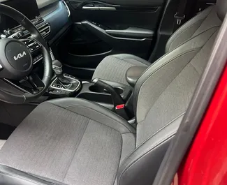 محرك البنزين بسعة 2,0 لتر لسيارة Kia Seltos 2022 للإيجار في في يريفان.