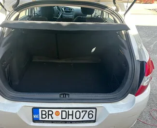 Citroen C4 2014 with Front drive system, available in Bar.