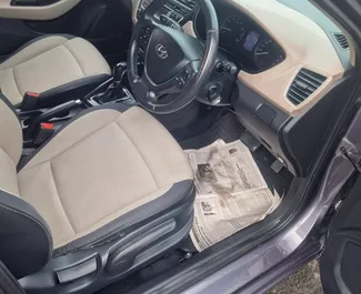 모리셔스에서에서 대여하는 Hyundai i20 2015 차량, 특징: ✓Petrol 연료 및 110마력 ➤ 하루 23 USD부터 시작.