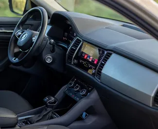 Skoda Kodiaq 2024 galimas nuomai Becicici, su neribotas kilometrų apribojimu.